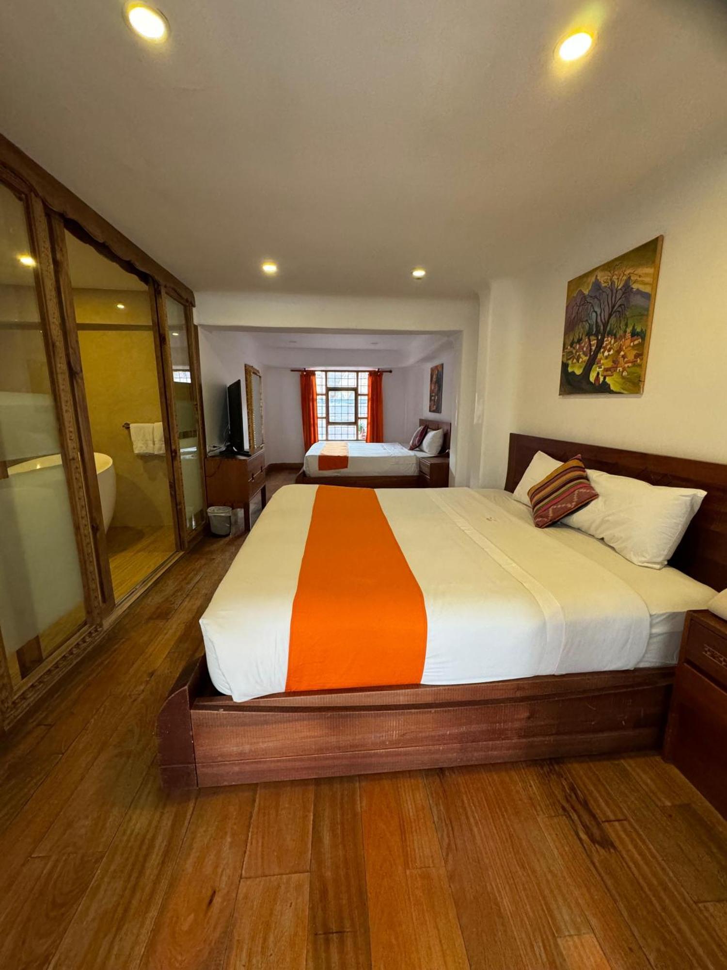 Waman Qorikancha Hotel Cusco Bagian luar foto